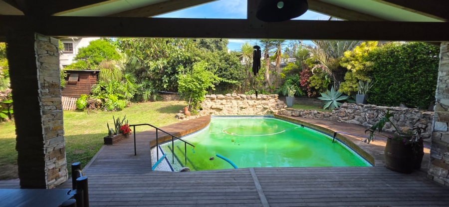 5 Bedroom Property for Sale in Gonubie Eastern Cape